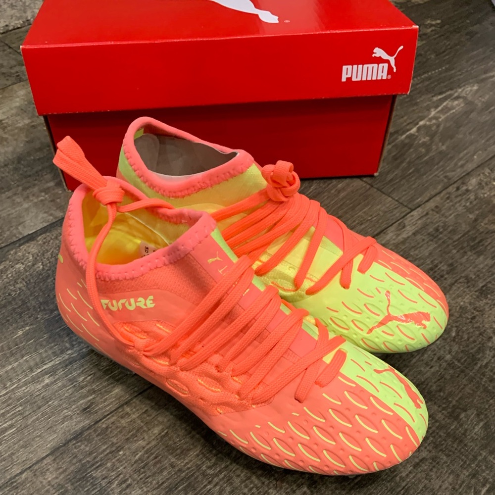 Puma soccer cleats NWT youth size 1c